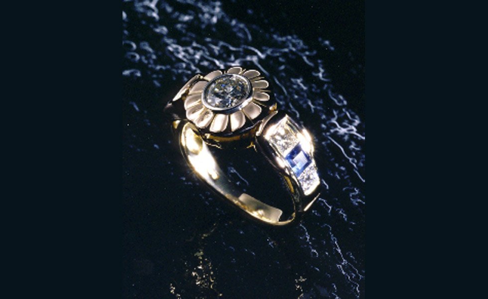 Diamond-and-Sapphire-Engagement-ring_lg