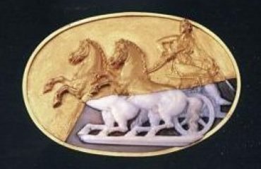 commesso-cameo-gold-fragment-chariot