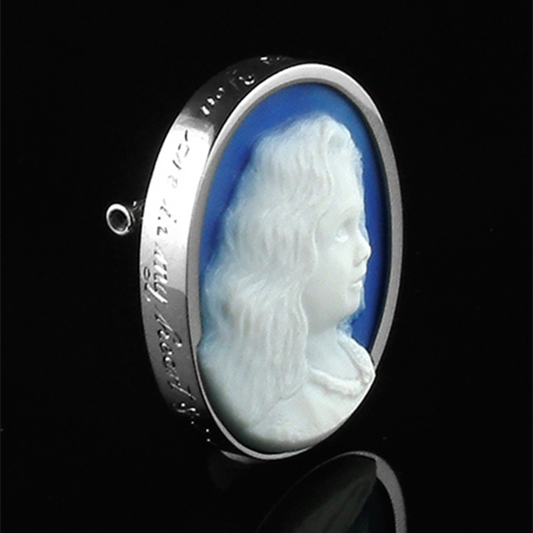 cameo-brooch-white-blue-front