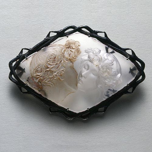 lalique-the-kiss-glass-silver-brooc
